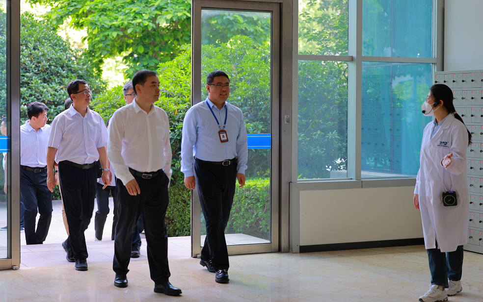 山東省科技廳梁副廳長一行來集團調(diào)研指導